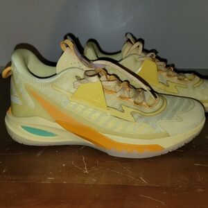 Peak Basketball Shoes Men's sz 13